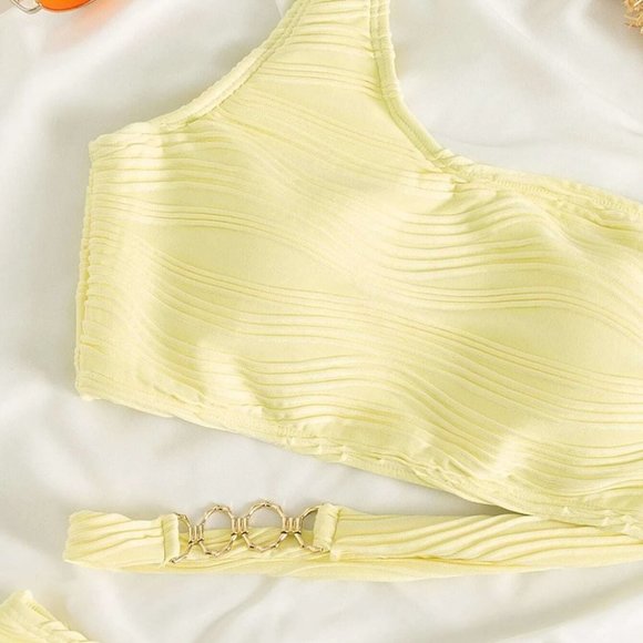 BEACHY ONE SHOULDER YELLOW BIKINI TOP SUMMER VACATION - Picture 4 of 6